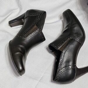 Rialto 3" Heel‎ Boots Slip-On Shoes Brown Womens Size 8 Pull-On *Read Below*